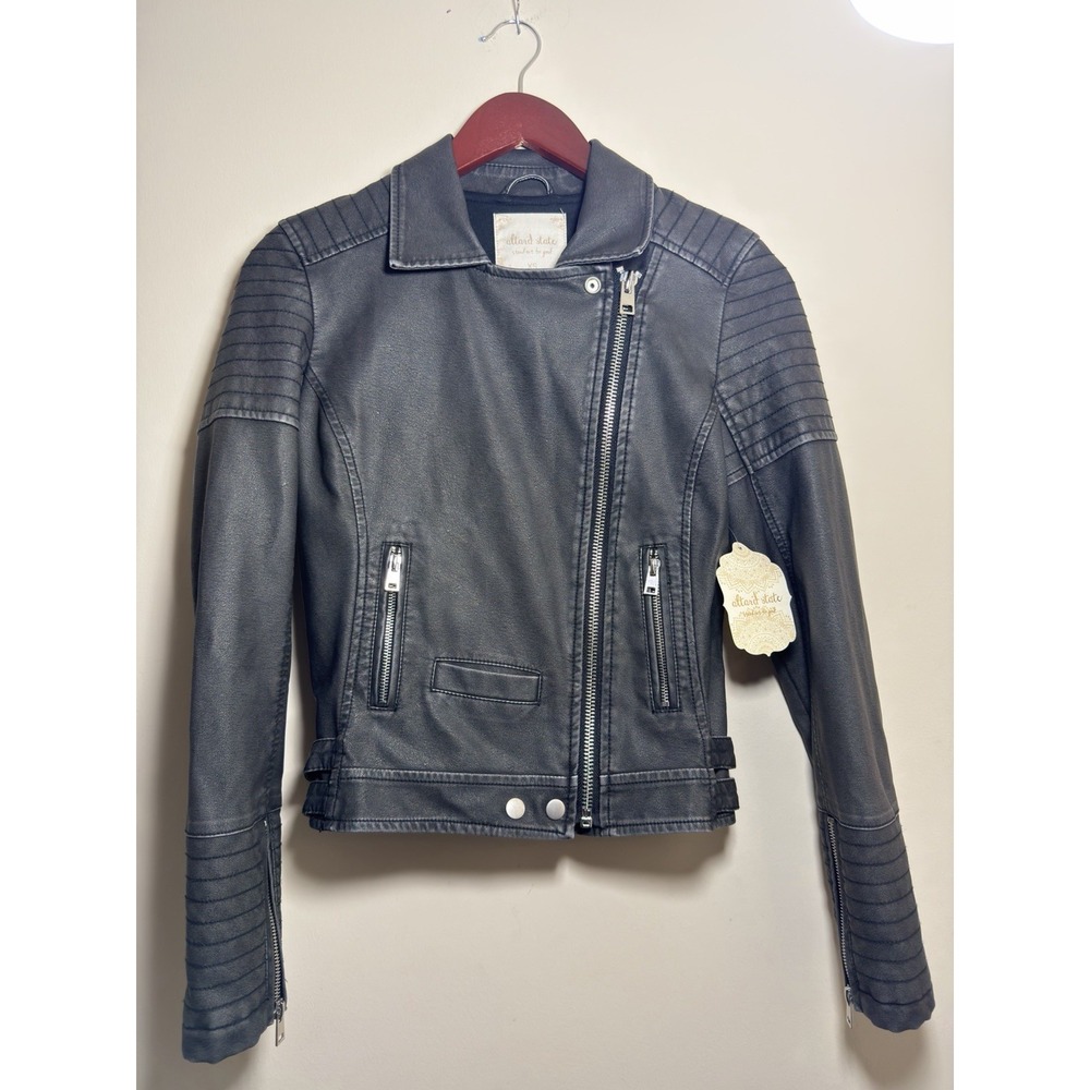 Altar'd State Jacket Women's Size XS Black Faux Leather Biker Motto Streetwear - Picture 1 of 16